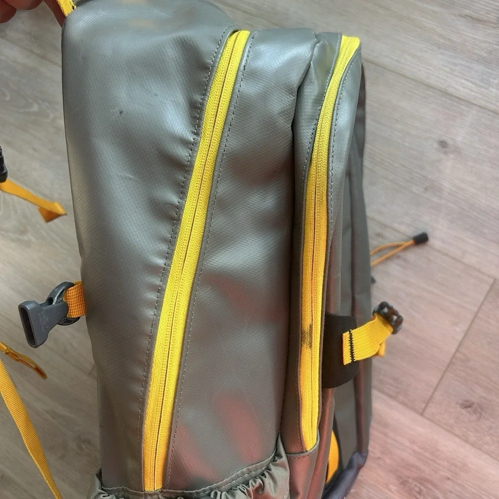 The North Face Hot Shot Backpack Book bag Travel Weekend School YELLOW/GREY